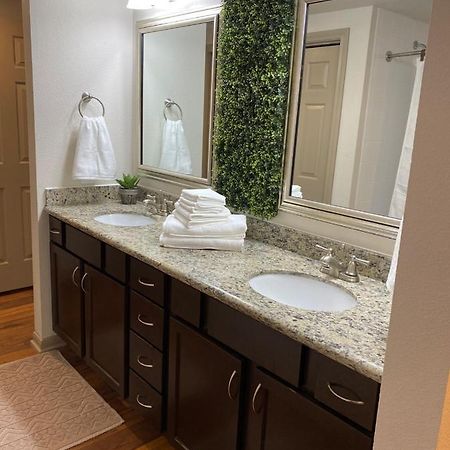 Bright & Modern Galleria Suite! 5 Star Location, Self Check In & Free Parking Houston Buitenkant foto