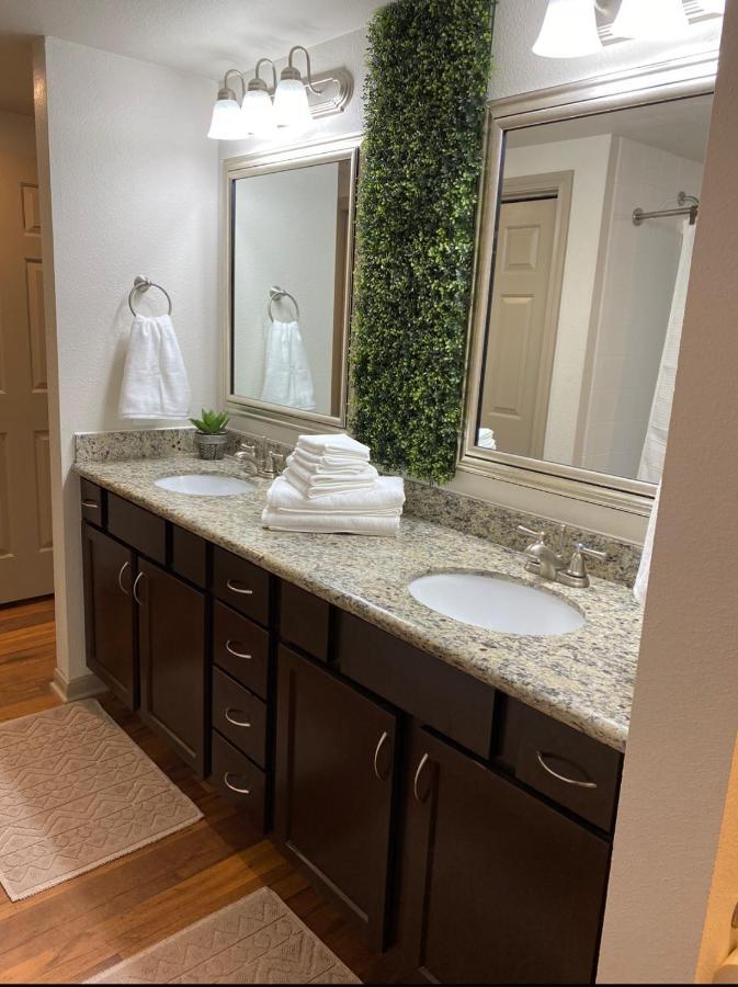 Bright & Modern Galleria Suite! 5 Star Location, Self Check In & Free Parking Houston Buitenkant foto